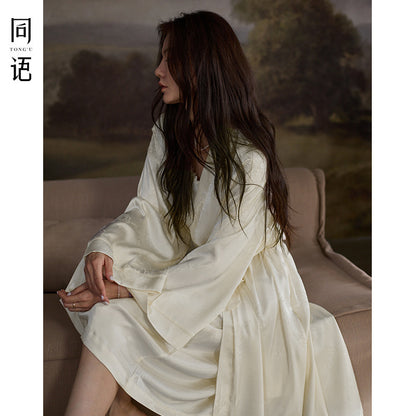 Tongyu Morning Robe for Women, Spring and Autumn Ice Silk Long Sleeve Nightgown, Mid-Length Winter Bathrobe, Two-Piece Pajama Set with Camisole Dress